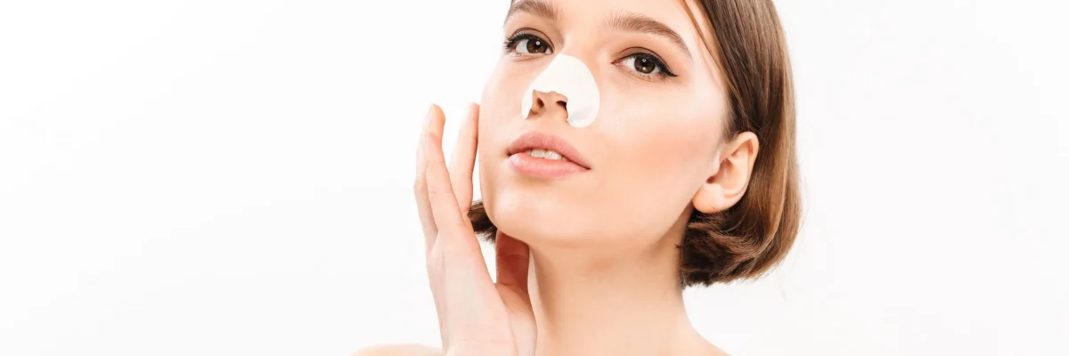 What are the risks of rhinoplasty